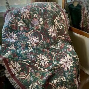 Goodwin Weavers Holiday Poinsettia Horns Throw Blanket Tapestry Green Red 45x62”